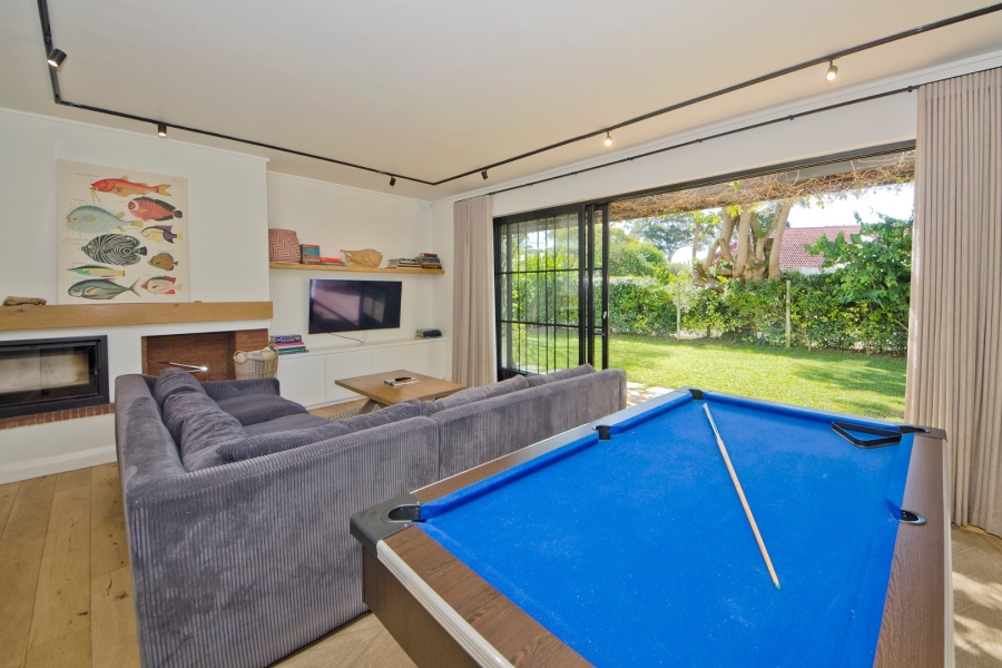 4 Bedroom Property for Sale in Leisure Isle Western Cape